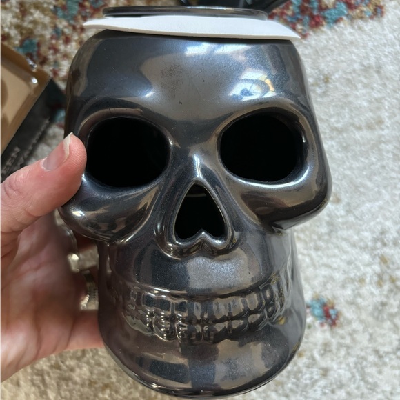 🆕💀Skull Ceramic Wax Fragrance Warmer, OS💀 - Picture 5 of 7